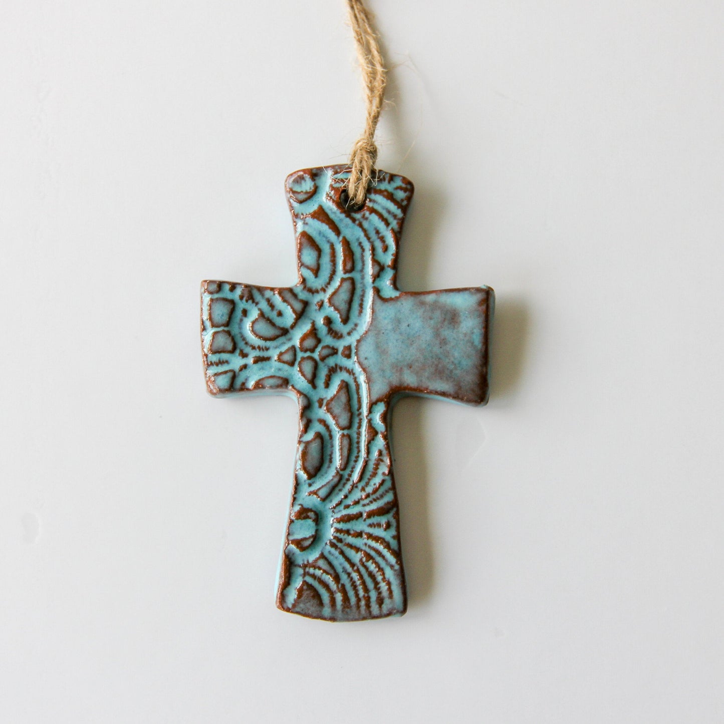Lace-Embellished Flared Cross Ornament - Korvel