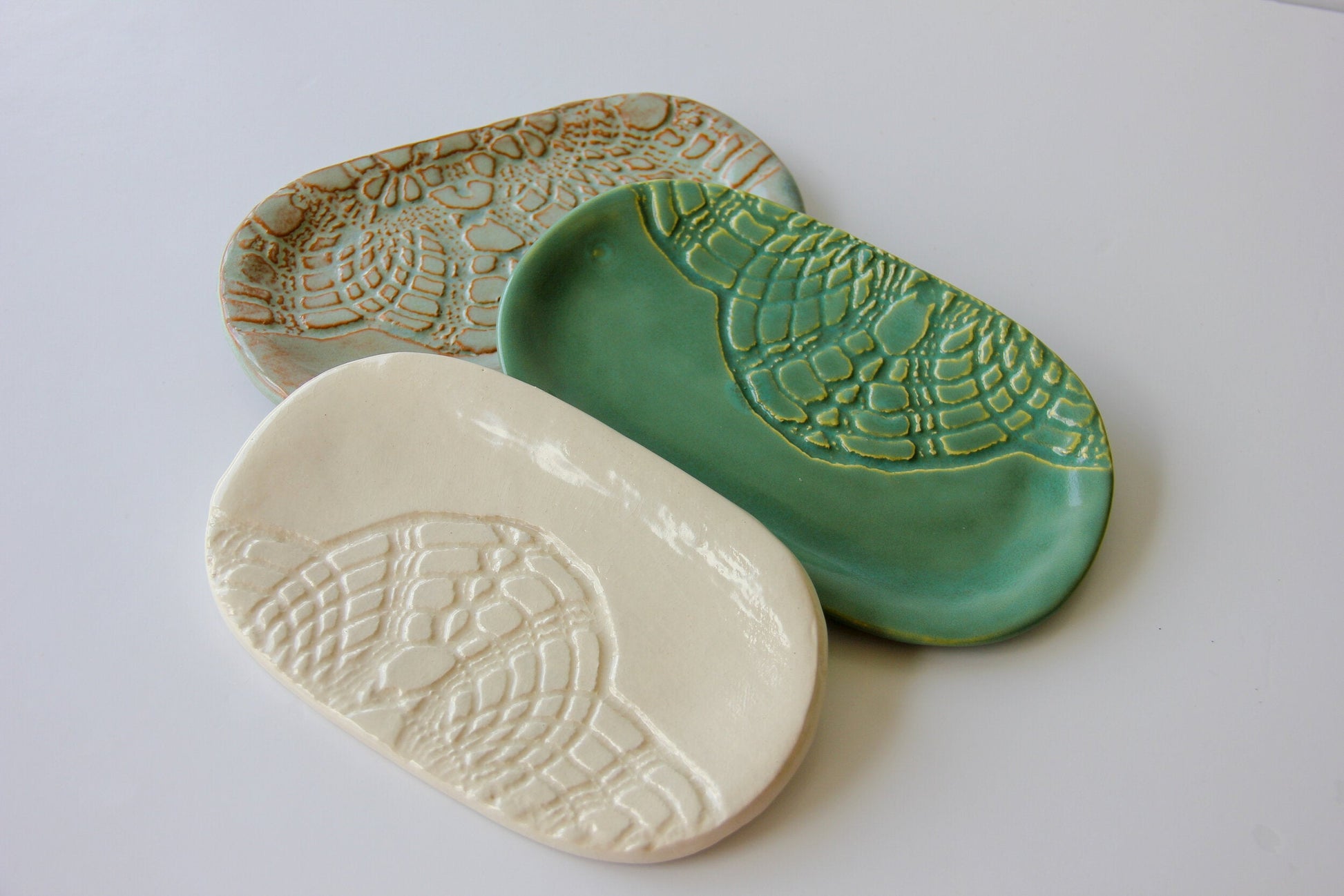 Artisan Crafted Ceramic Soap Dish - Korvel