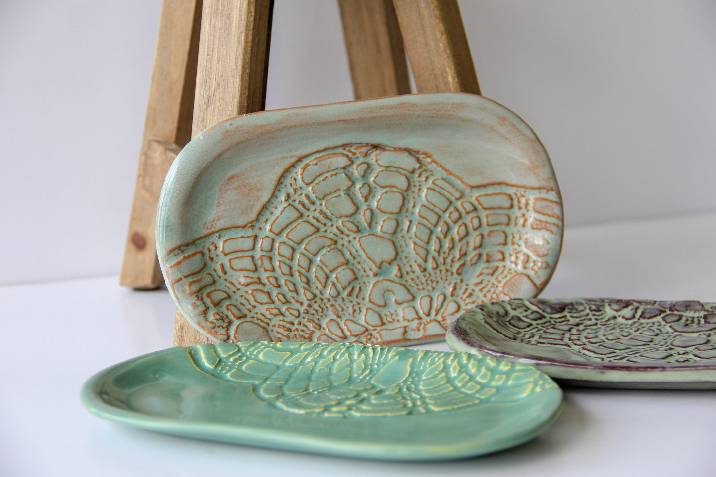 Artisan Crafted Ceramic Soap Dish - Korvel