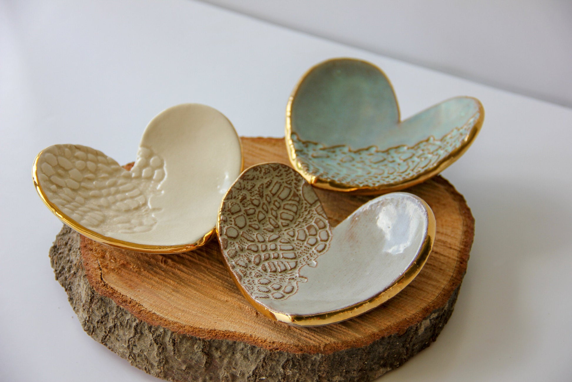 Charming Heart-Shaped Ring Holder - Korvel