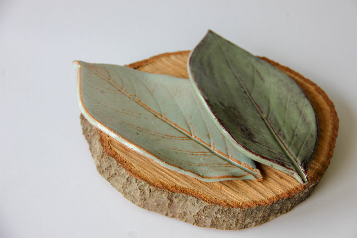 Elegant Handmade Leaf Soap Dish - Korvel