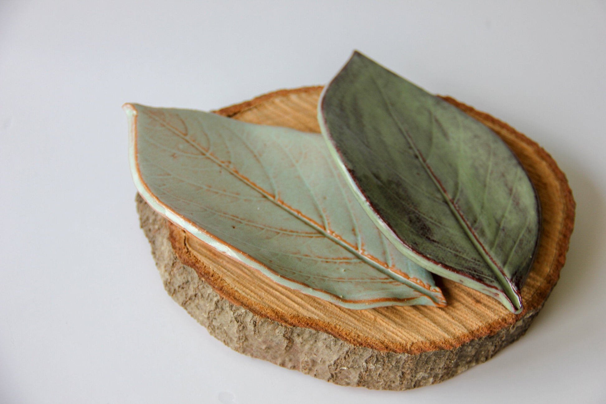 Elegant Handmade Leaf Soap Dish - Korvel