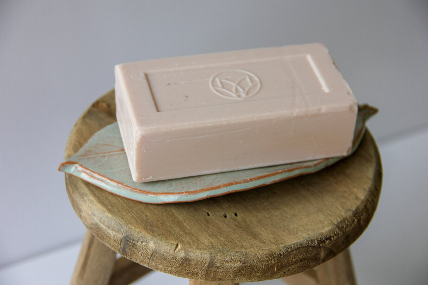 Elegant Handmade Leaf Soap Dish - Korvel