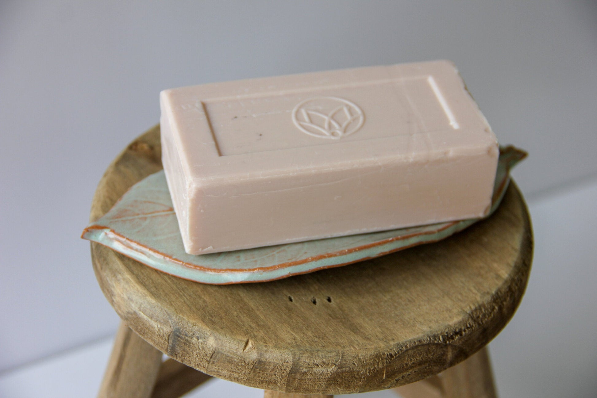 Elegant Handmade Leaf Soap Dish - Korvel