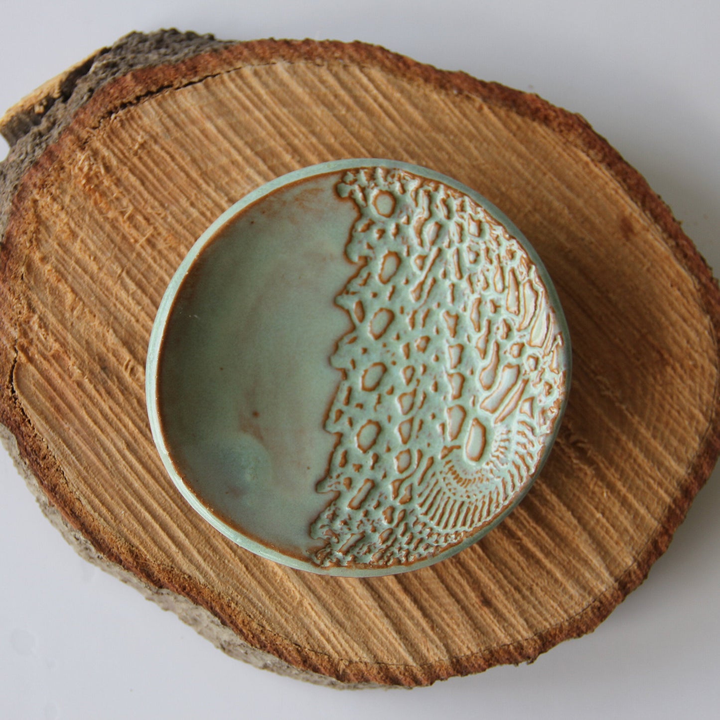 Artisan Lace-Pressed Ring Dish - Korvel