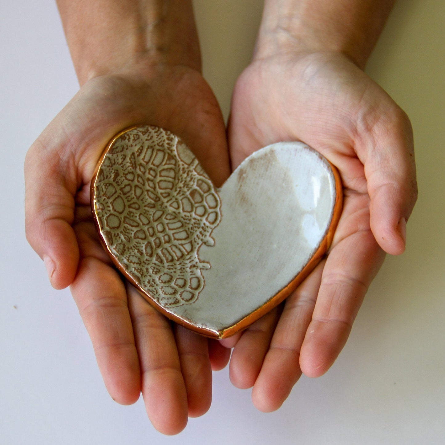 Charming Heart-Shaped Ring Holder - Korvel
