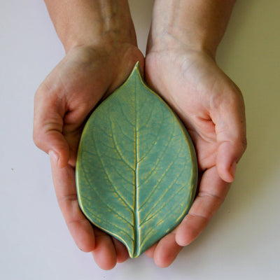 Artisan Leaf-Shaped Soap Dish - Korvel
