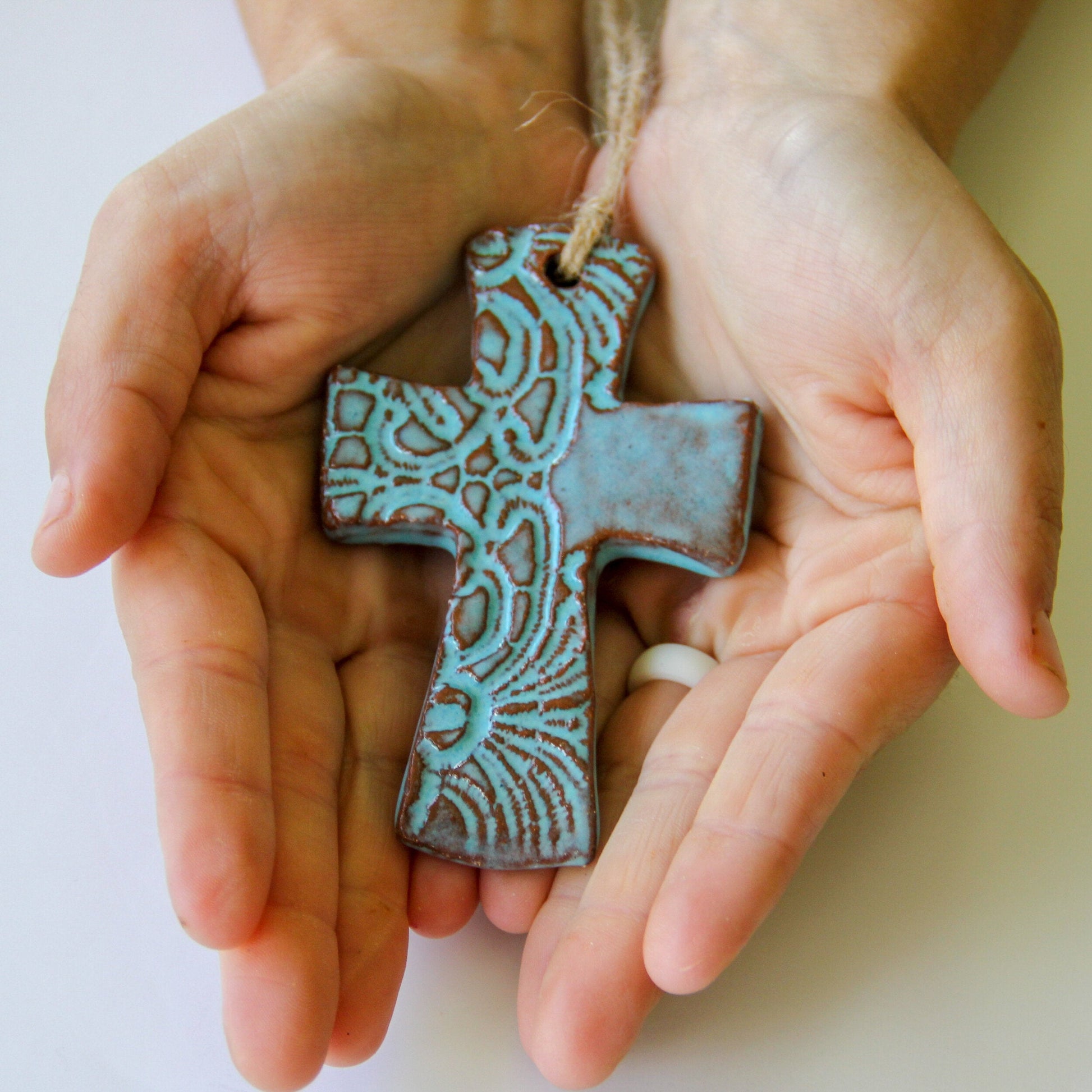 Lace-Embellished Flared Cross Ornament - Korvel