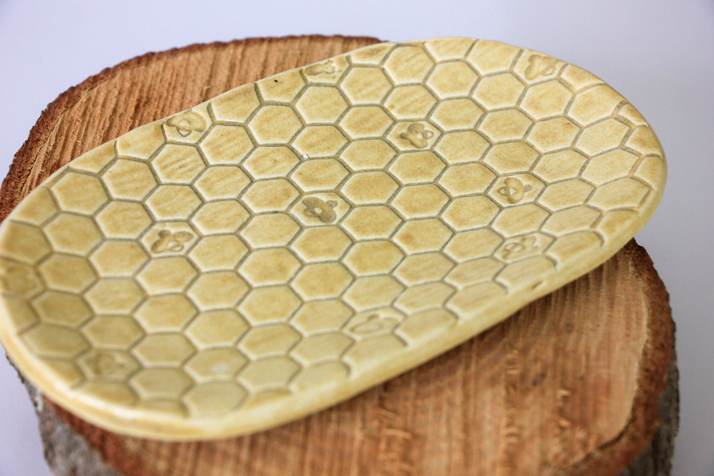 Charming Beehive Soap Dish for Nature Lovers - Korvel