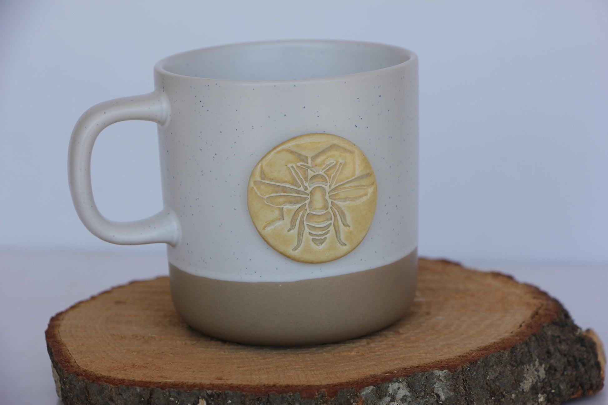 Charming Bee-Themed Ceramic Mug - Korvel