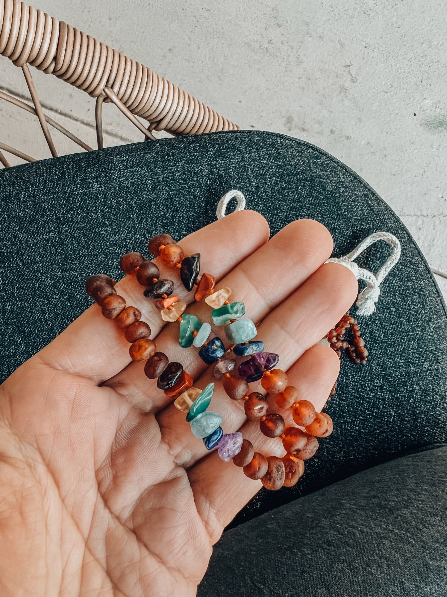 Pulsera de Ámbar Báltico y Cristales Chakra