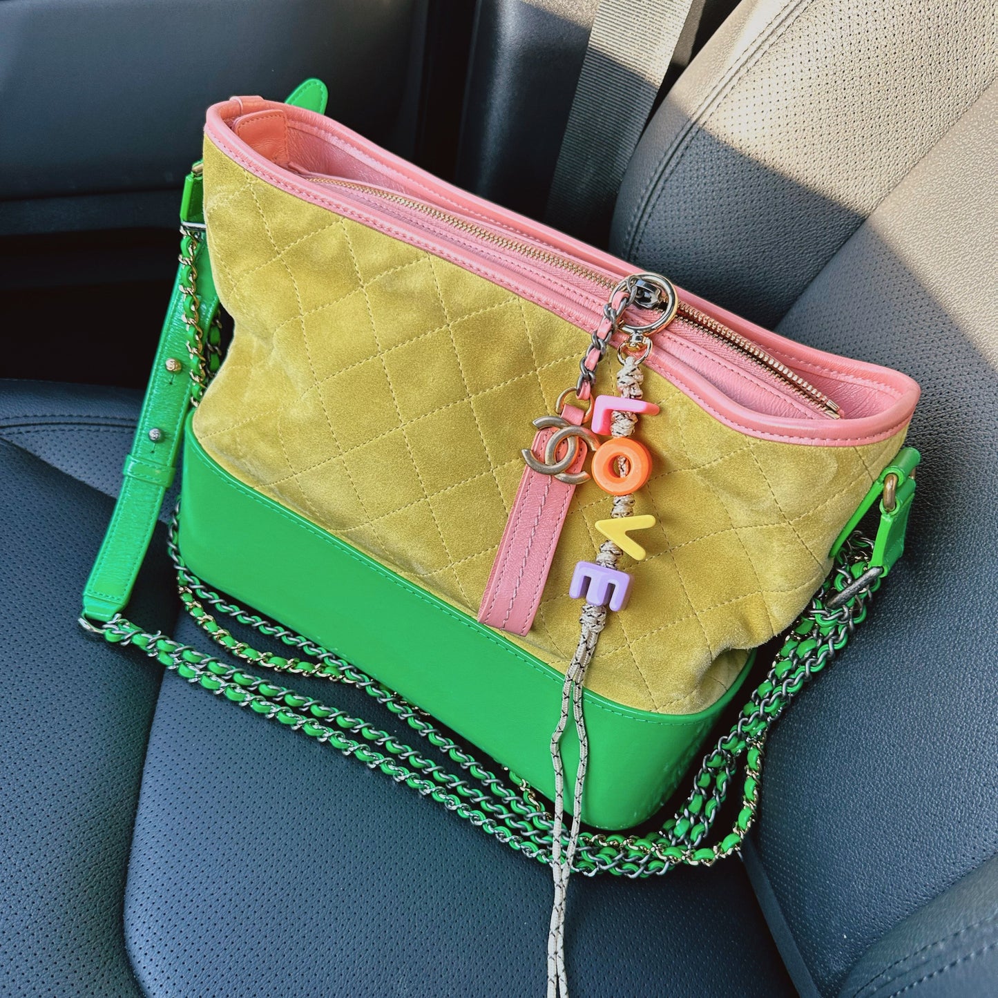 Encanto de Bolsa LOVE - Accesorio Elegante para Bolsos