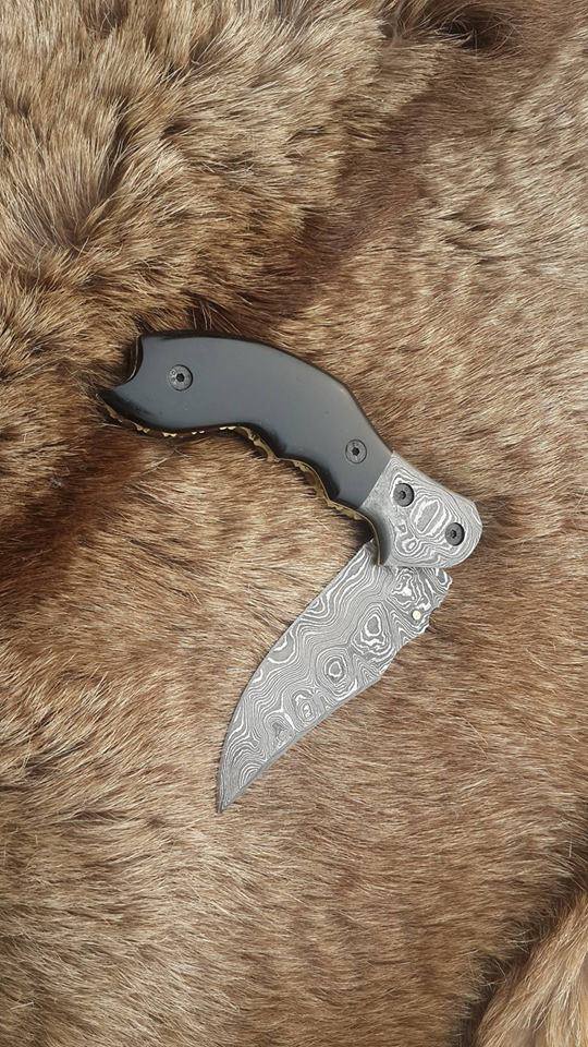 The Legacy: Handcrafted Damascus Steel Folding Pocket Knife with Buffalo Horn Handle - Korvel