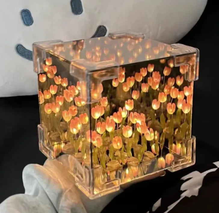 Lámpara de Noche Pequeña con Lente Acrílico en Forma de Flor