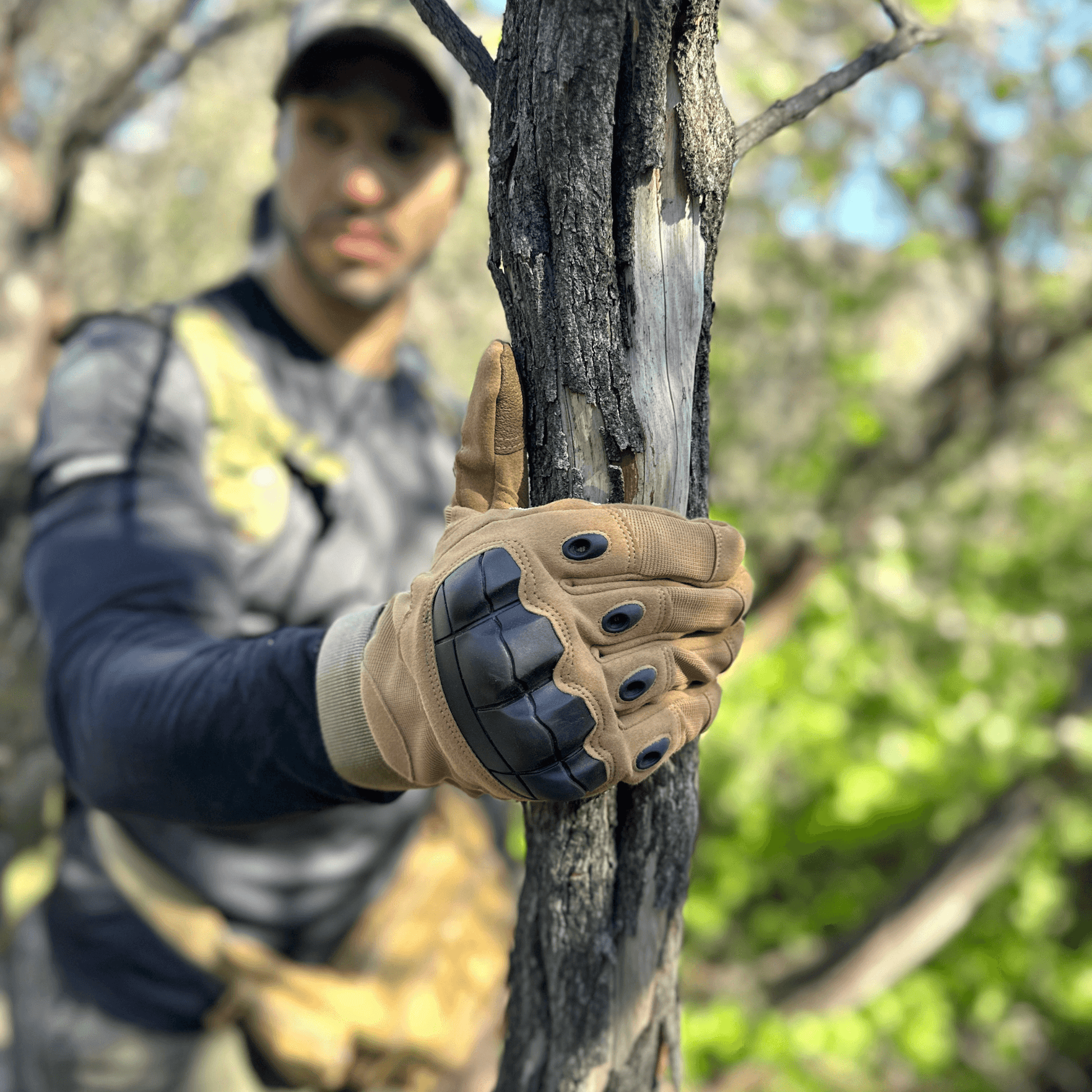 Tactical Military Airsoft Gloves for Outdoor Sports, Paintball, and Motorcycling with Touchscreen Fingertip Capability - Korvel