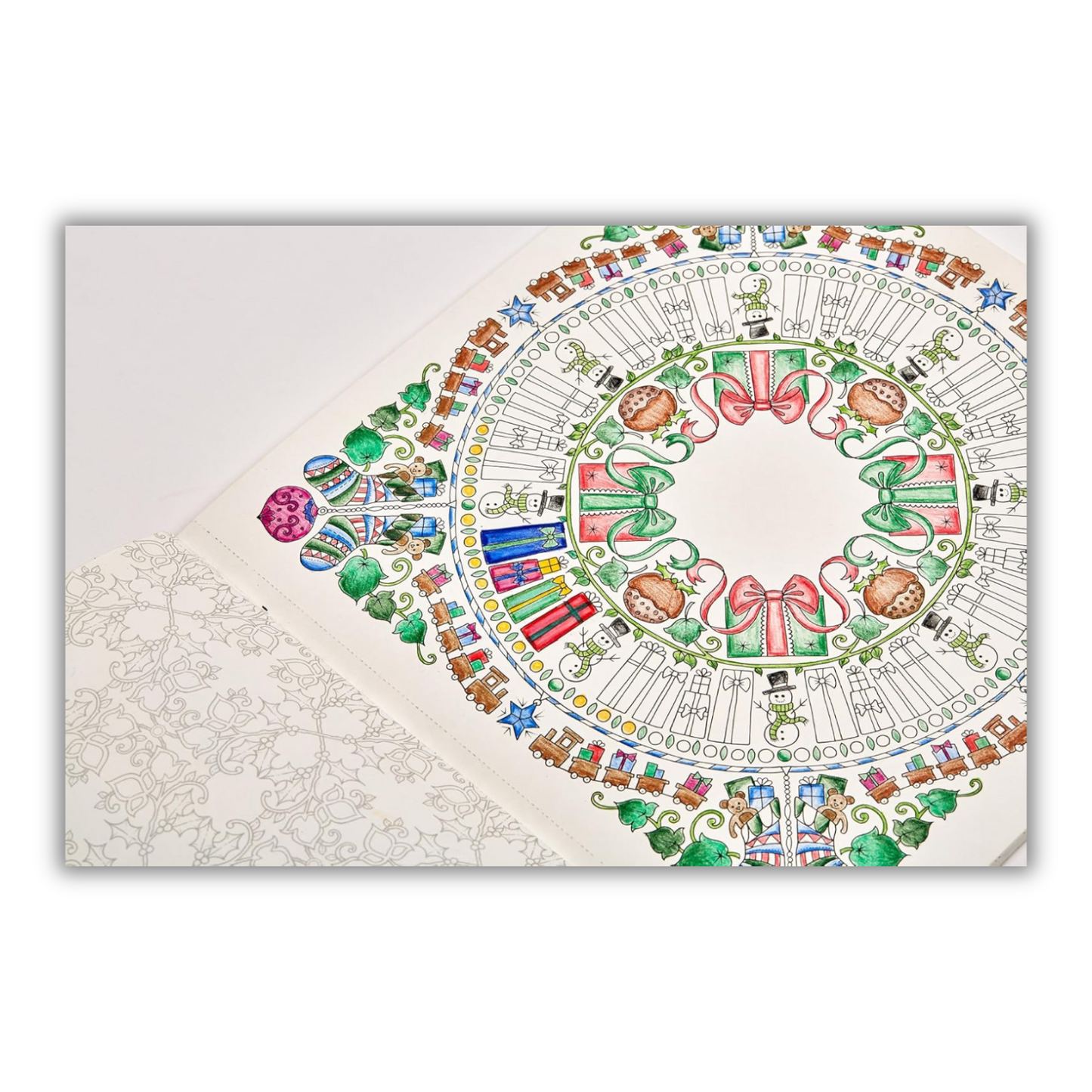 Johanna's Christmas: A Spirited Holiday Coloring Experience for Adults - Korvel
