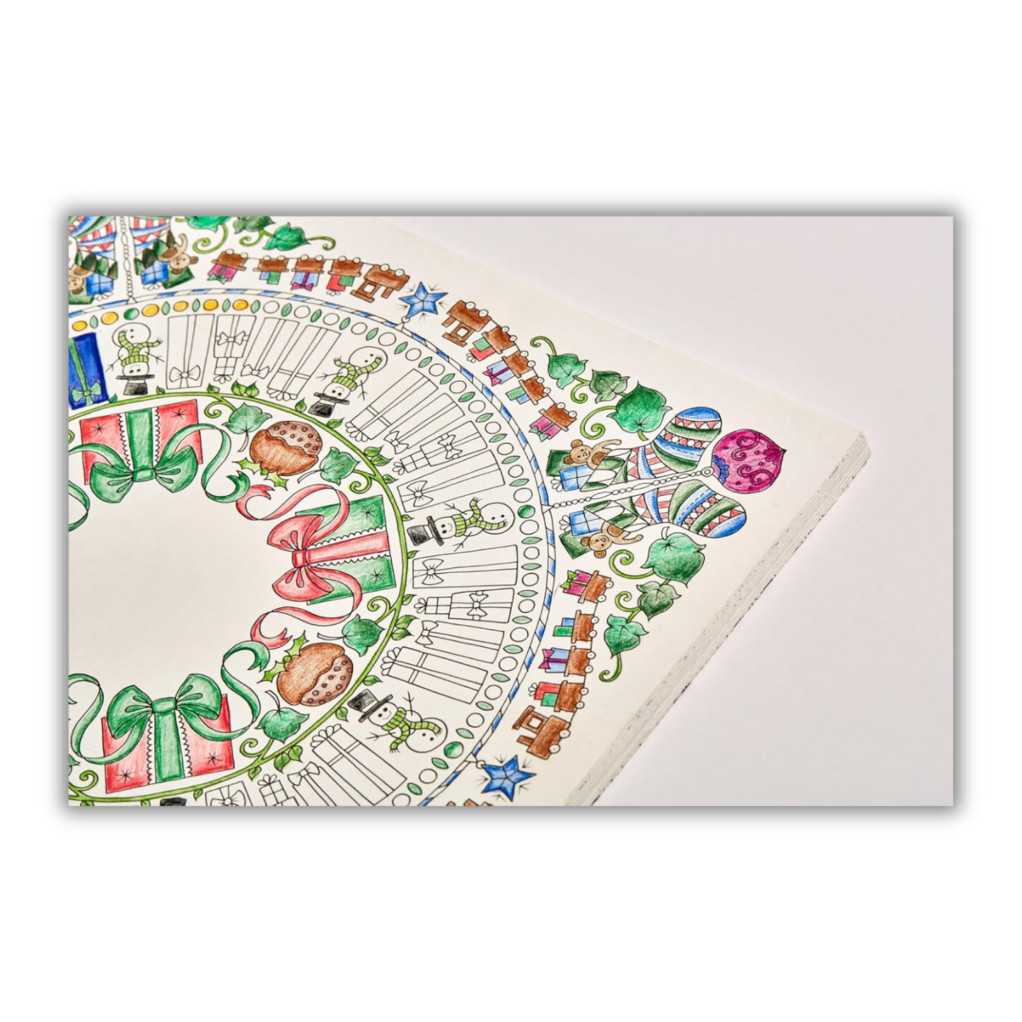 Johanna's Christmas: A Spirited Holiday Coloring Experience for Adults - Korvel