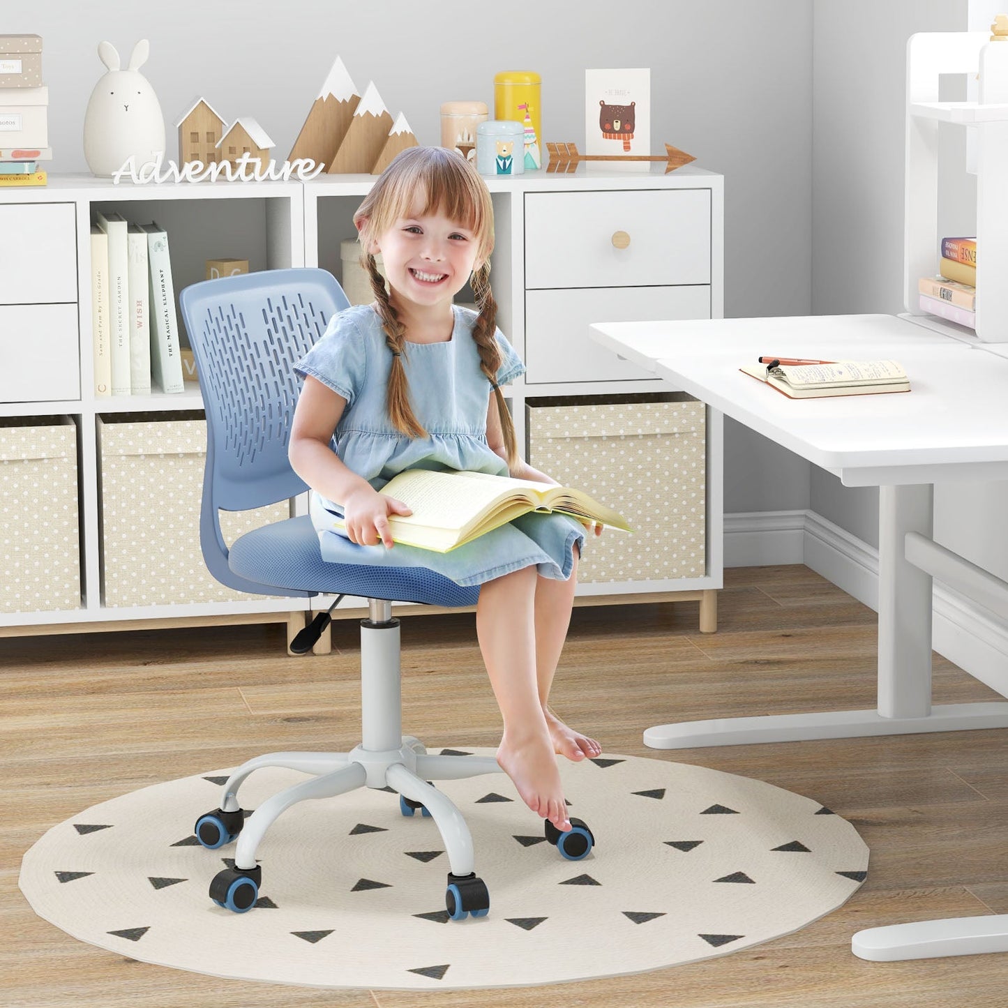 Ergonomic Children Study Chair - Adjustable Height in Blue