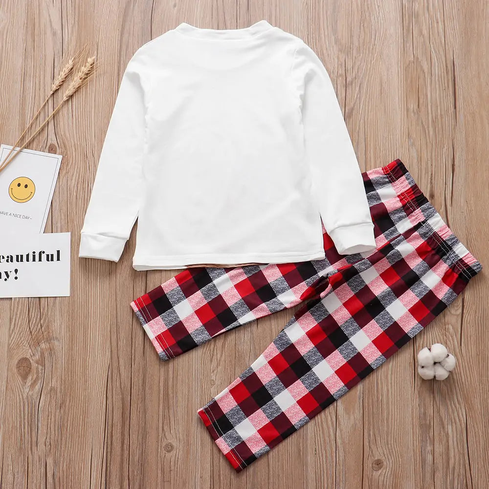 Conjunto de Pijamas a Juego para la Familia en Navidad