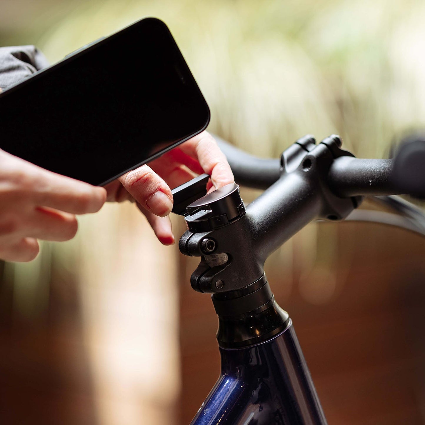 Loop Micro Mount - Ultra-Compact Stem Cap Phone Mount
