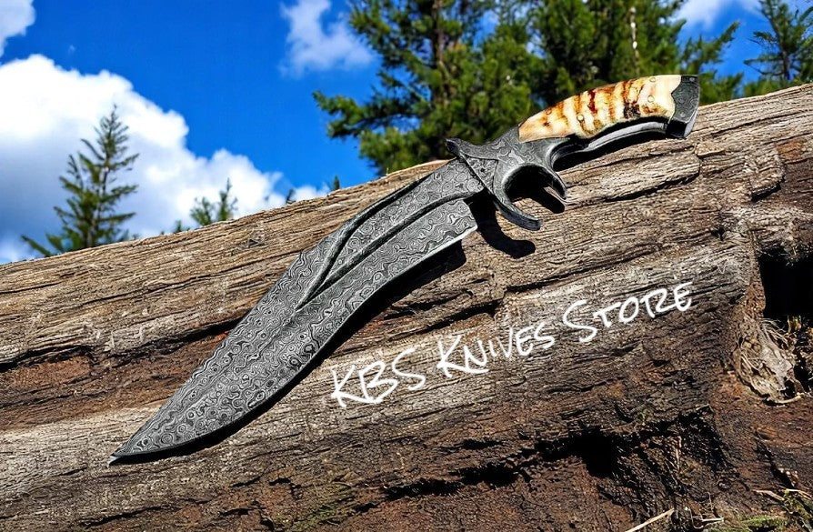 Exquisite 11" Damascus Bowie Knife with Mountain Sheep Horn Handle & Dual Damascus Guard - Korvel