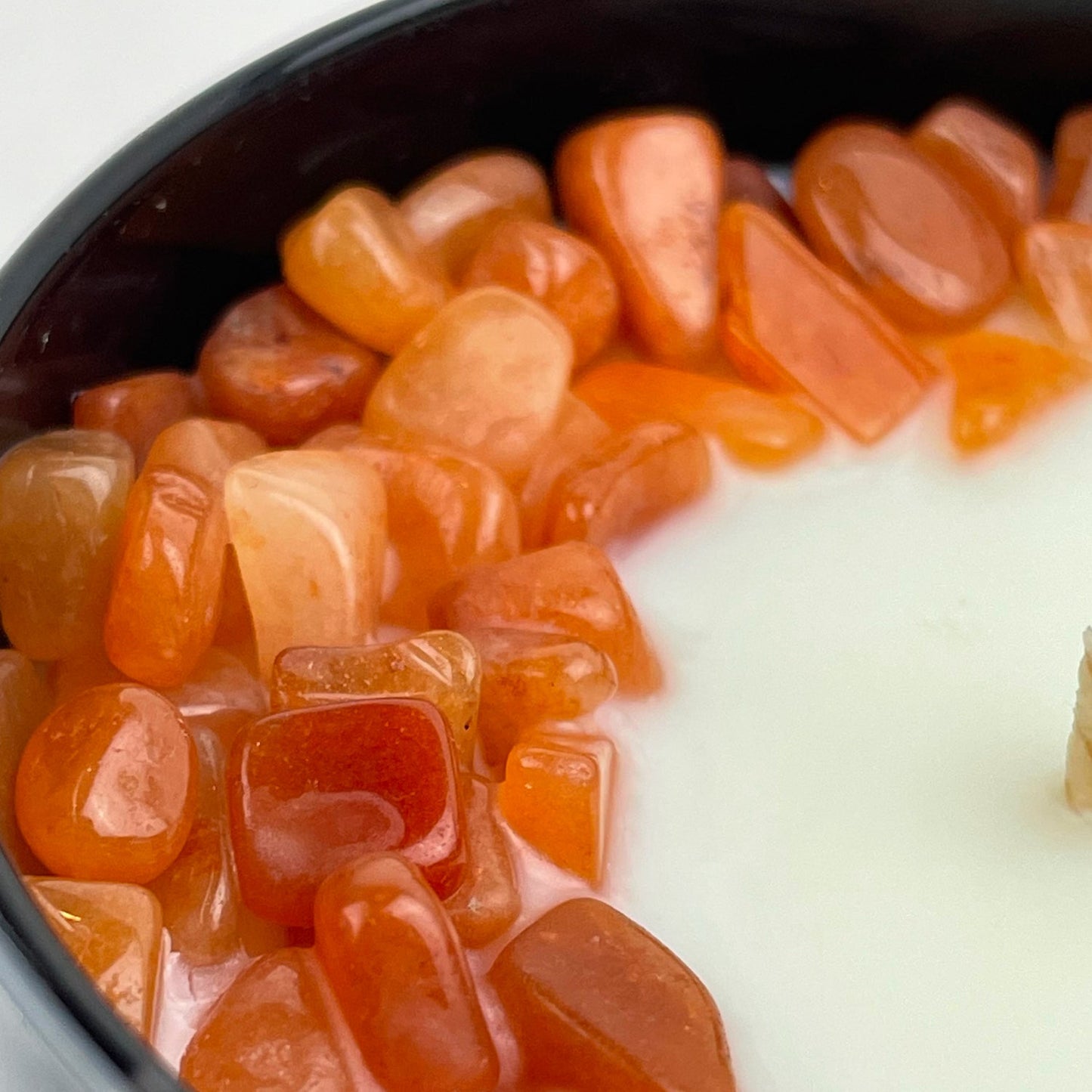 Juniper Zest Crystal Candle with Peach Aventurine | 9oz Coconut-Soy Wax Bliss - Korvel