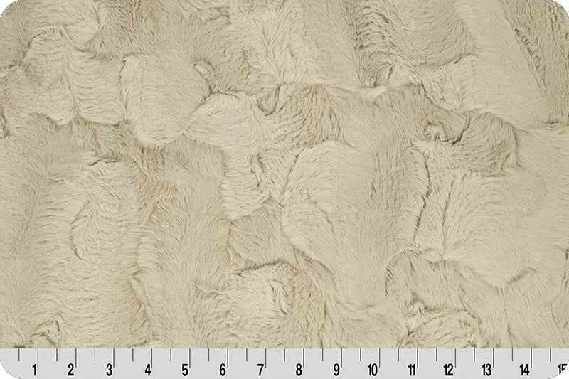 Luxe Cuddle Hide Champagne Fabric per Yard