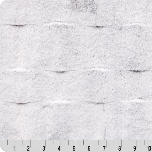 Tissu Luxe Cuddle Frost Marbella Charcoal/Cloudy par Yard