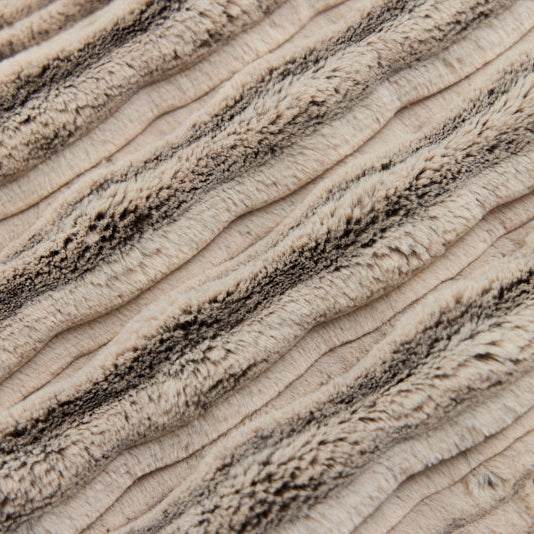 Tissu Luxe Cuddle Frosted Oceana Chocolat/Amande par Yard