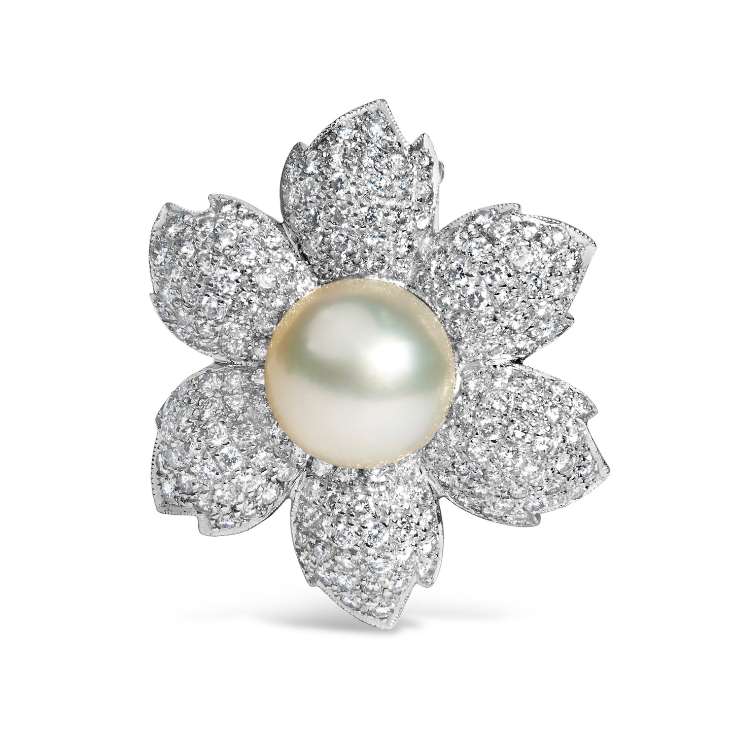 Broche de Flor de Diamante y Perla Cultivada en Oro Blanco de 18K