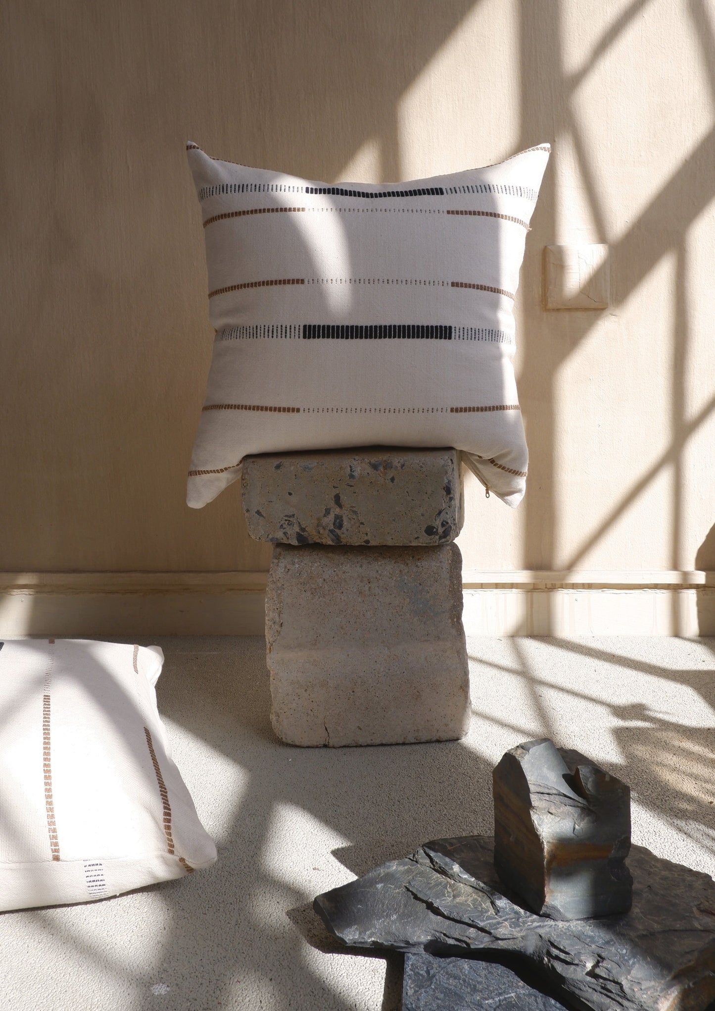 Coussin en coton tissé à la main Mason