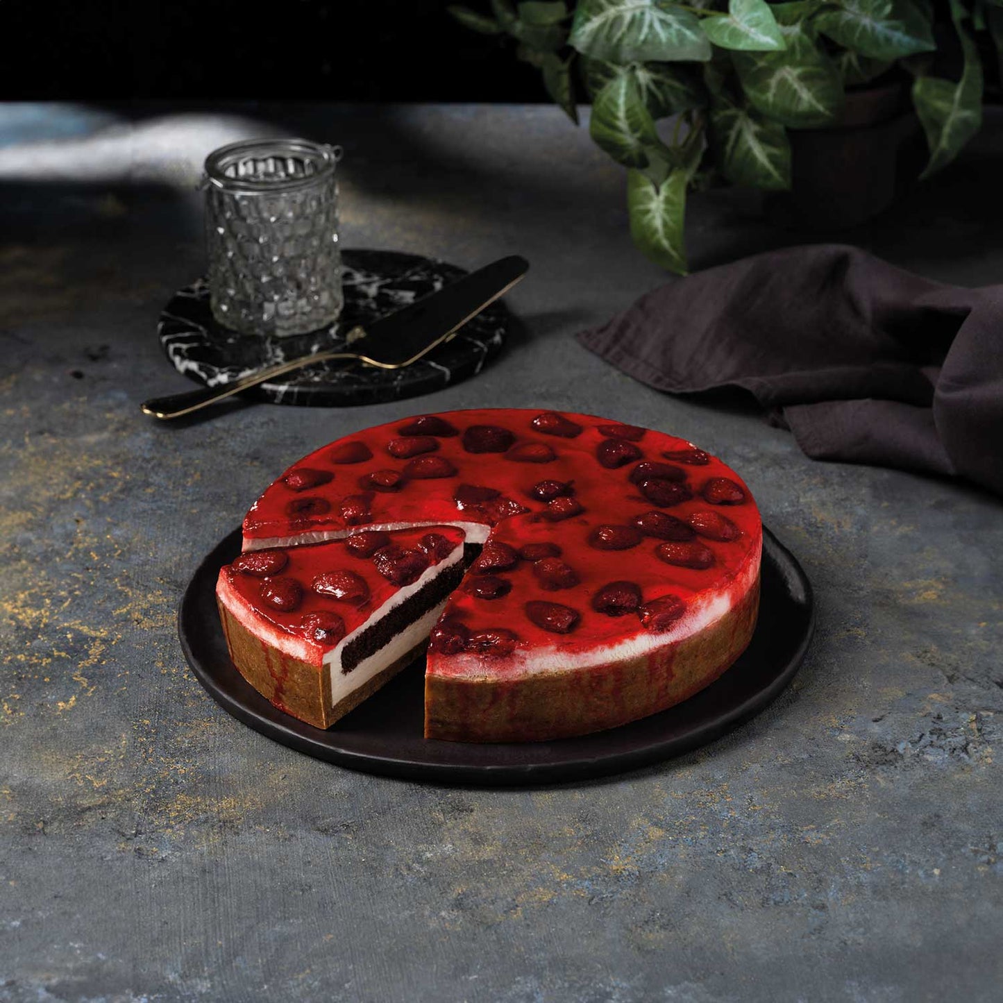 Pastel de Frambuesa Moda – 23 cm Precortado, 12 piezas x 110 g (2,9 lbs / 1320 g)