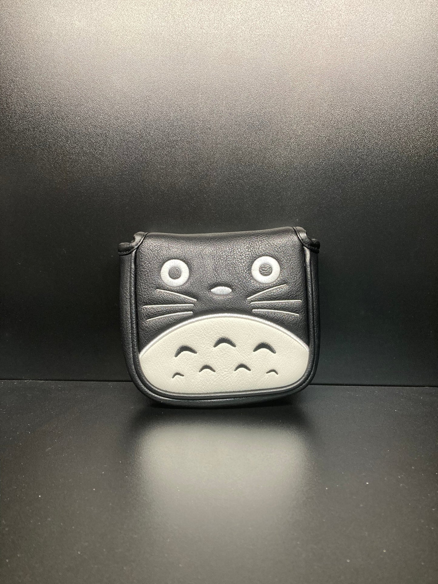 Funda para palos de golf inspirada en Totoro: una protección adorable para tus palos.