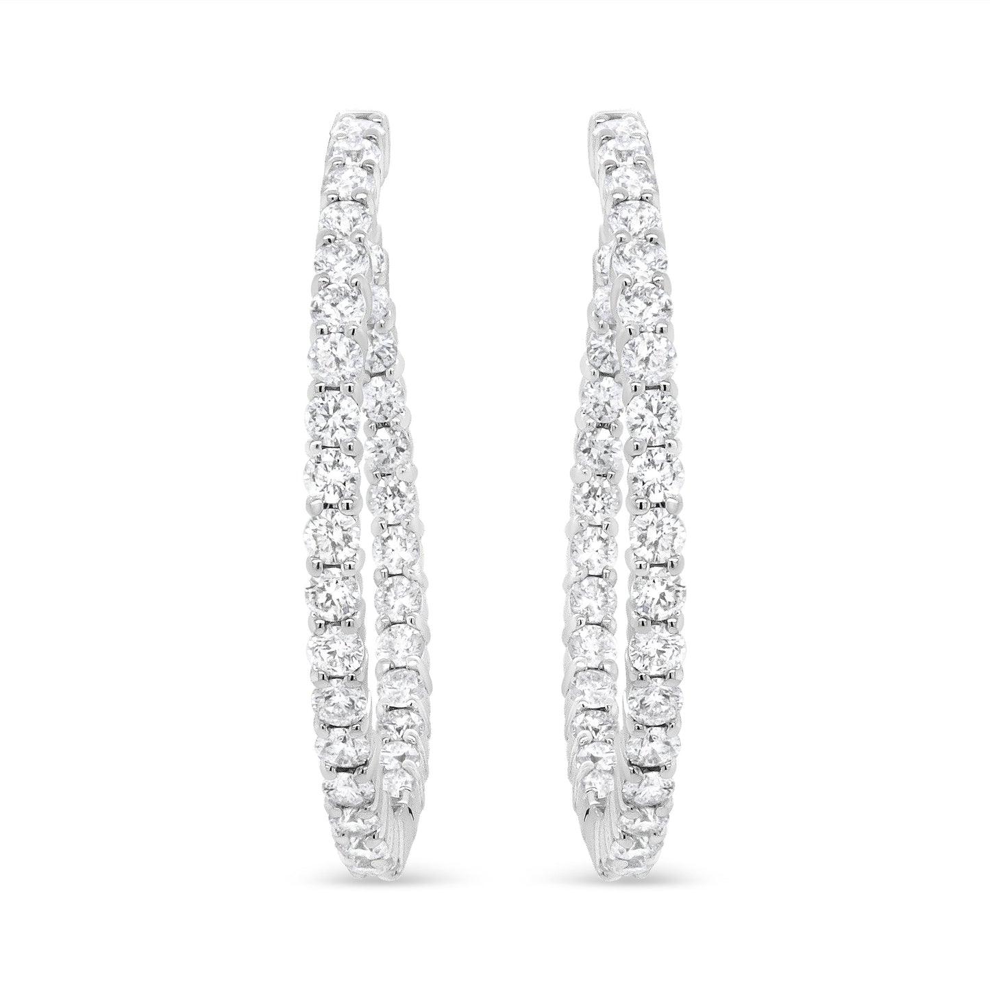 Pendientes de aro curvados de diamantes en oro blanco de 18 quilates