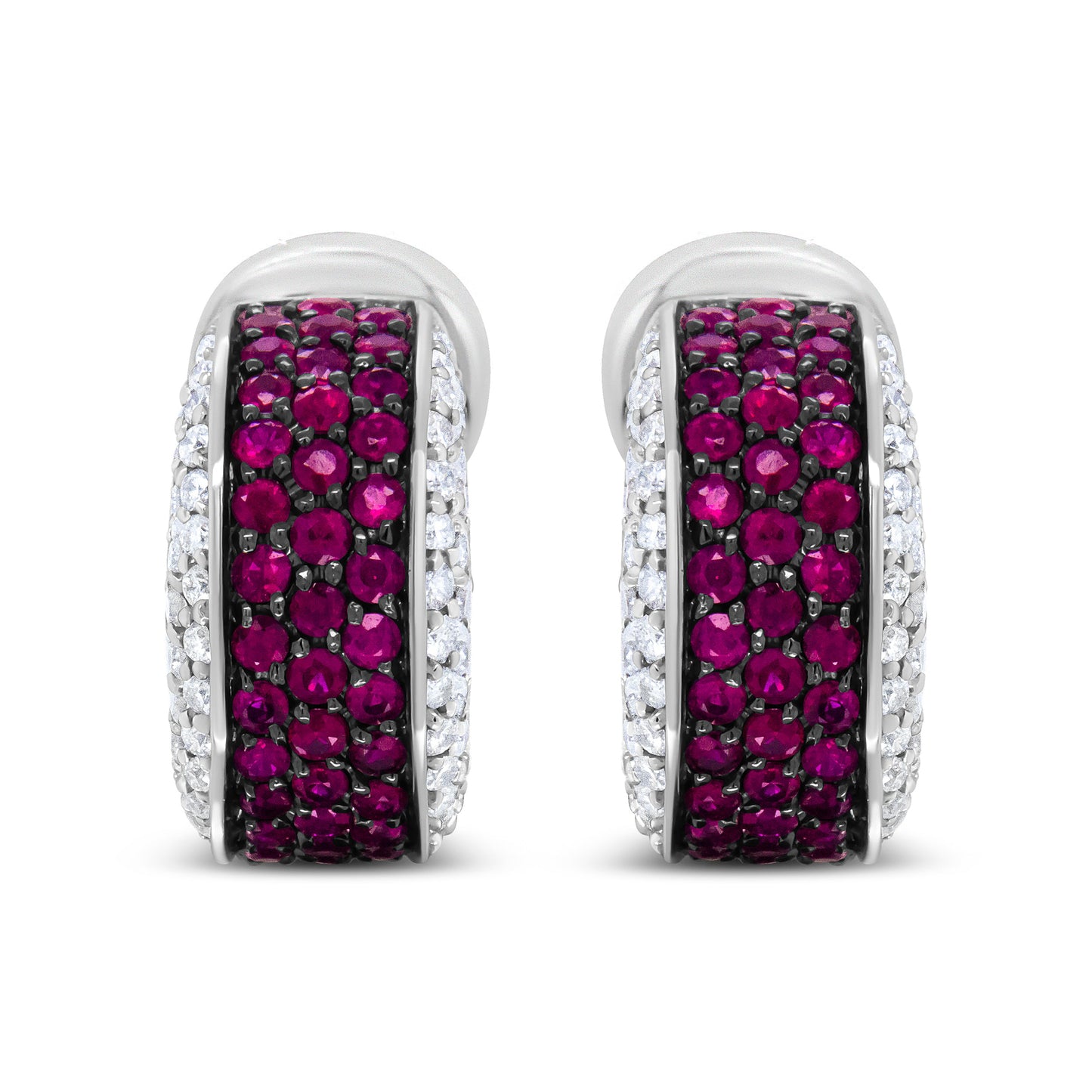 Boucles d'oreilles créoles huggie en or blanc 18K et rhodium noir avec diamants et rubis
