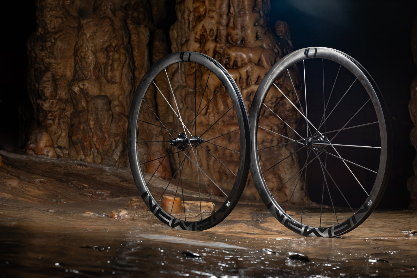 Rueda delantera NEWMEN Advanced SL X.R.36 VONOA para Gravel