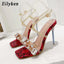 Tacones Transparentes con Cadena de Cristal