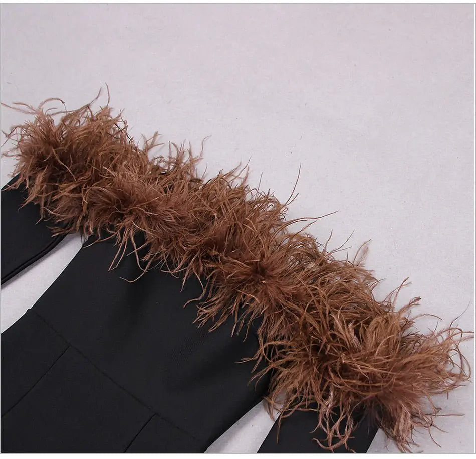 Vestido Sin Tirantes de Plumas