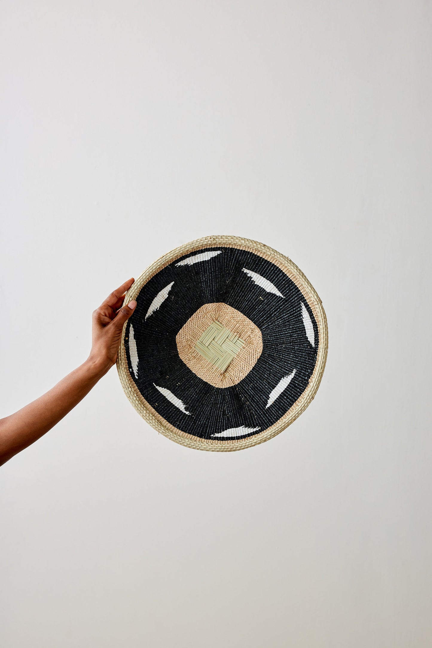 Nolyia Black Flat Basket Set - Artisan Crafted Elegance