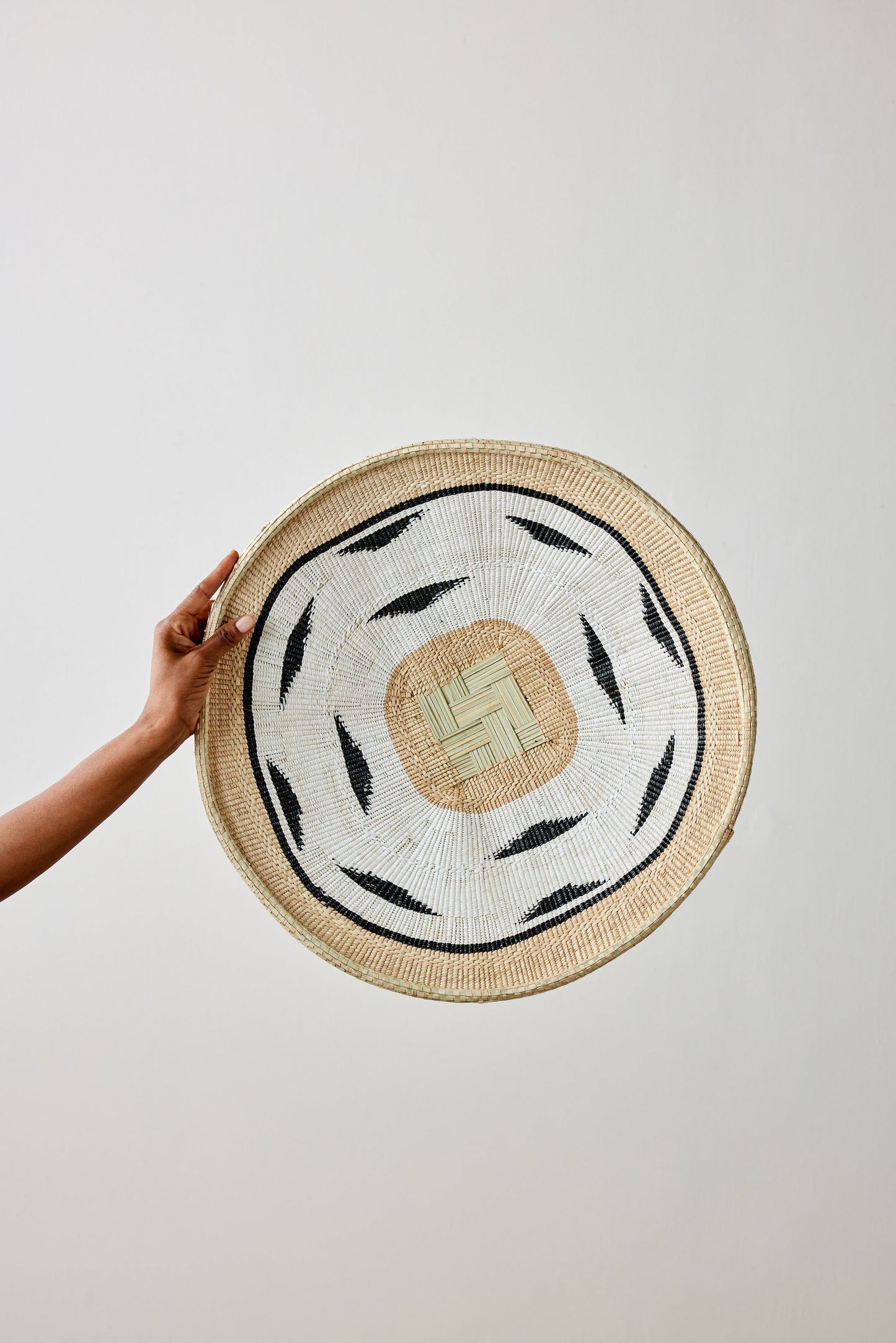 Panier plat blanc Nolyia - Élégance artisanale
