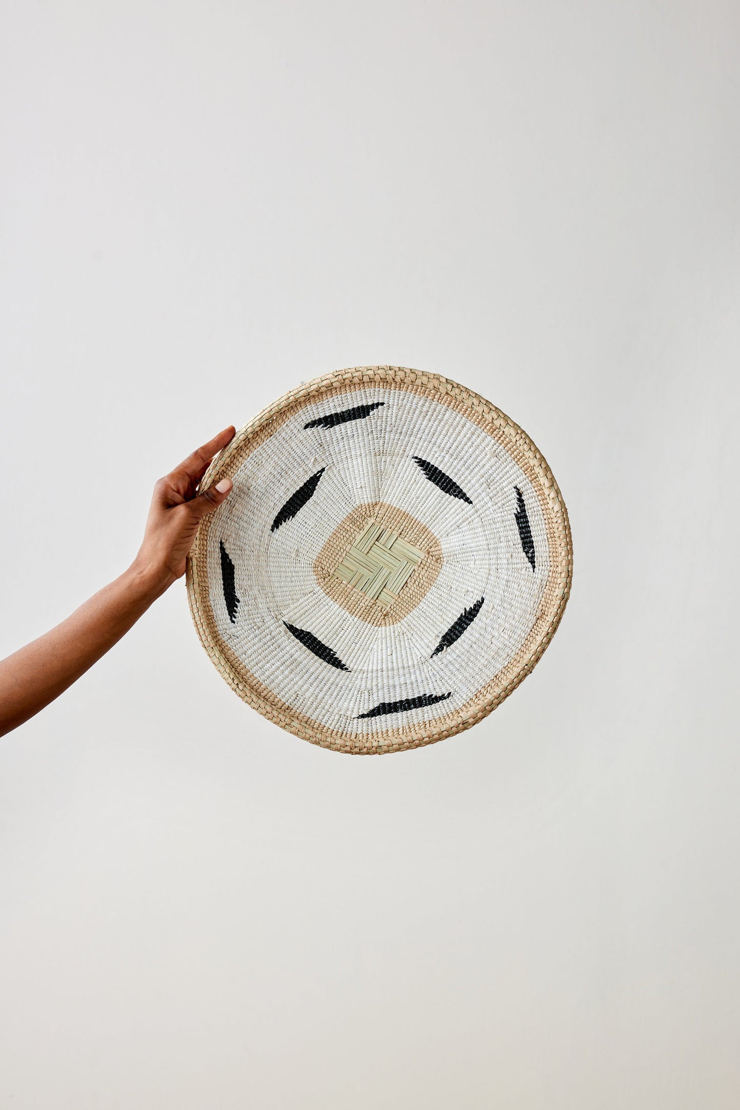 Panier plat blanc Nolyia - Élégance artisanale