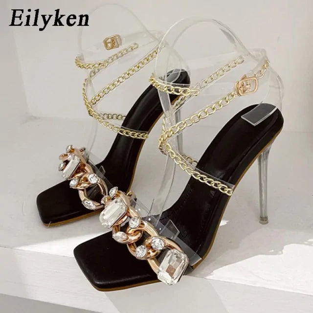Tacones Transparentes con Cadena de Cristal