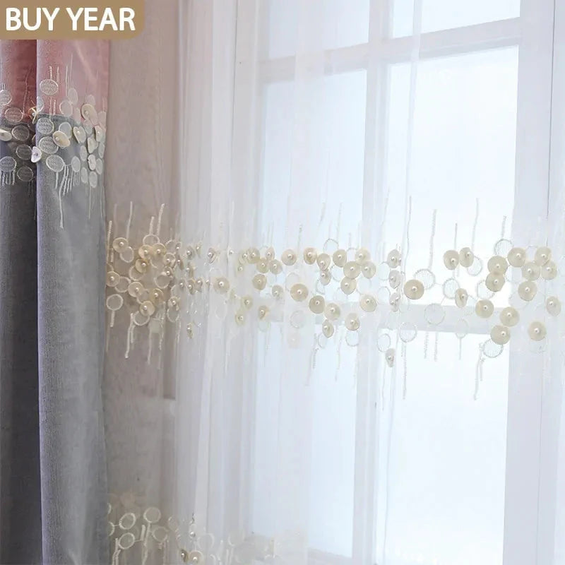Rideaux de luxe pour une décoration intérieure élégante
