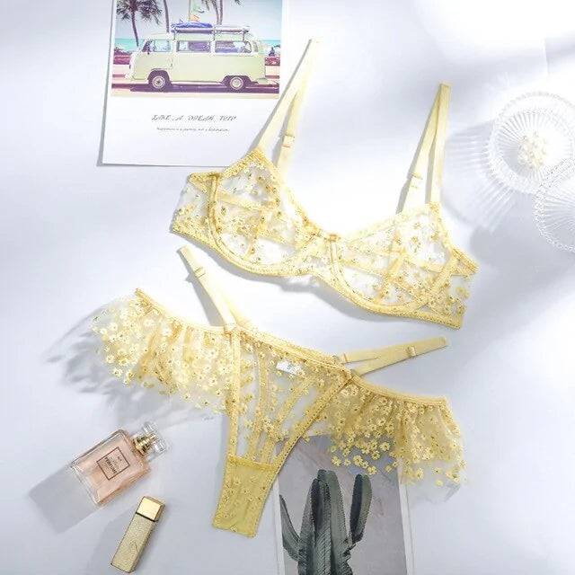 Conjunto de Ropa Interior de Malla con Parches Florales Amarillos