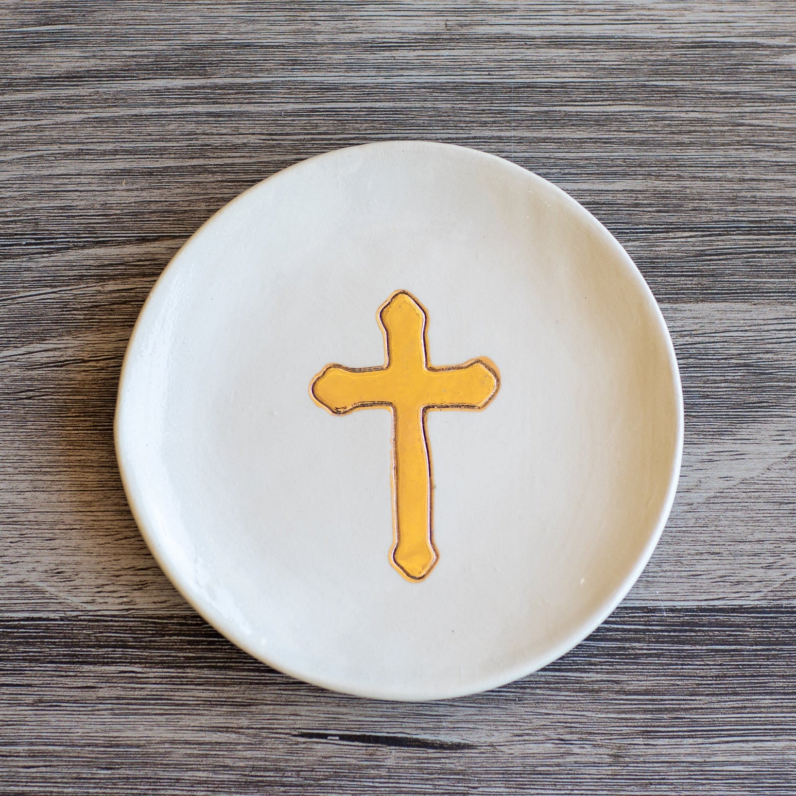 Elegant Gold Leaf Accent Ceramic Plate - Korvel