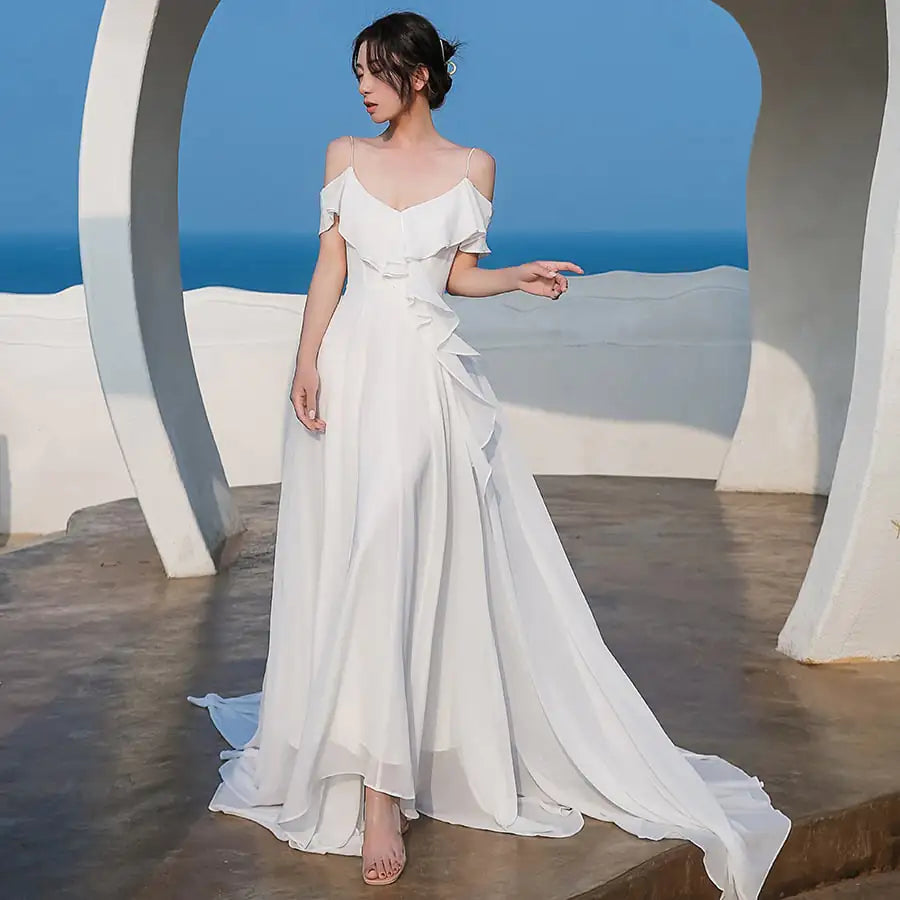 Elegante vestido de chiffon blanco para mujeres