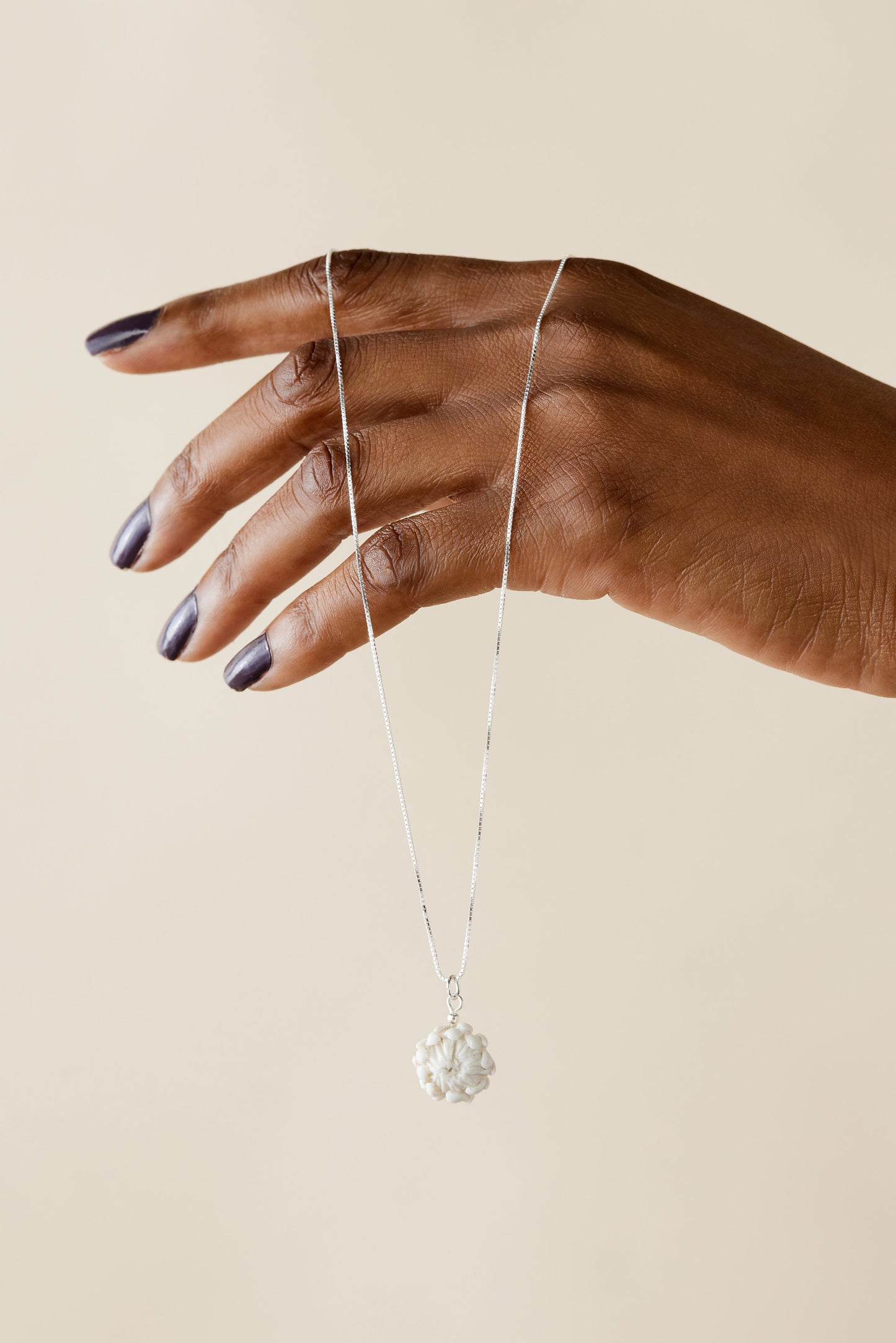 Collier Floral Sculpté à la Main Protea