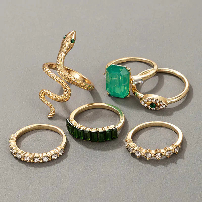Exquisite Vintage Ring Set with Green Rhinestones