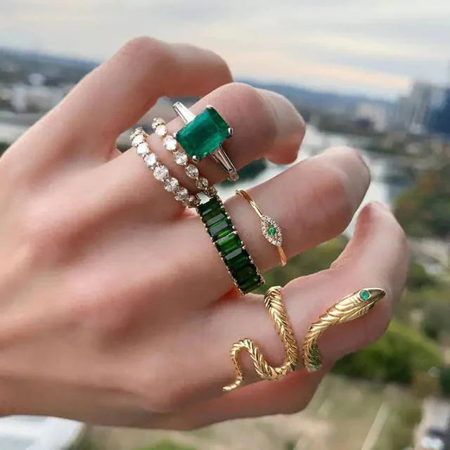 Exquisite Vintage Ring Set with Green Rhinestones