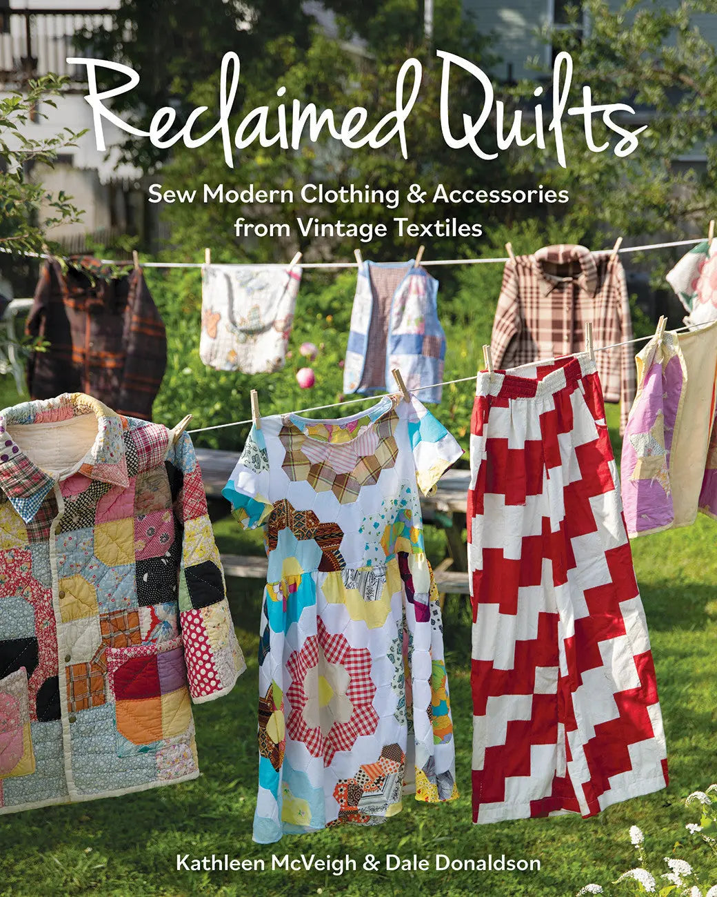 Couvertures Récupérées : Vêtements Modernes et Accessoires en Textiles Vintage
